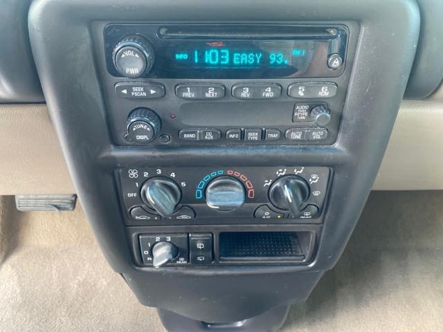 2005 Bronzemist Metallic /Neutral Chevrolet Venture LS LOW MILES 48,285 (1GNDV23E45D) with an 3.4L 3400 V6 SFI Engine engine, Automatic transmission, located at 4701 North Dixie Hwy, Pompano Beach, FL, 33064, (954) 422-2889, 26.240938, -80.123474 - OUR WEBPAGE FLORIDACARS1.COM HAS OVER 100 PHOTOS AND FREE CARFAX LINK 2005 Chevrolet Venture LS Van 3.4L V6 F Gasoline 26 MPG Front Wheel Drive Features ABS Brakes Air Conditioning Alloy Wheels AM/FM Stereo Automatic Transmission CD Audio Cloth Seats Cruise Control Parking Sensors Power Locks Roof R- Photo#42