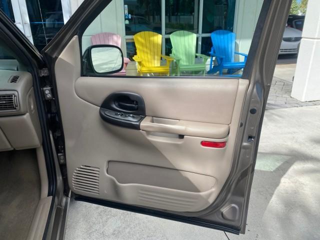 2005 Bronzemist Metallic /Neutral Chevrolet Venture LS LOW MILES 48,285 (1GNDV23E45D) with an 3.4L 3400 V6 SFI Engine engine, Automatic transmission, located at 4701 North Dixie Hwy, Pompano Beach, FL, 33064, (954) 422-2889, 26.240938, -80.123474 - OUR WEBPAGE FLORIDACARS1.COM HAS OVER 100 PHOTOS AND FREE CARFAX LINK 2005 Chevrolet Venture LS Van 3.4L V6 F Gasoline 26 MPG Front Wheel Drive Features ABS Brakes Air Conditioning Alloy Wheels AM/FM Stereo Automatic Transmission CD Audio Cloth Seats Cruise Control Parking Sensors Power Locks Roof R- Photo#82