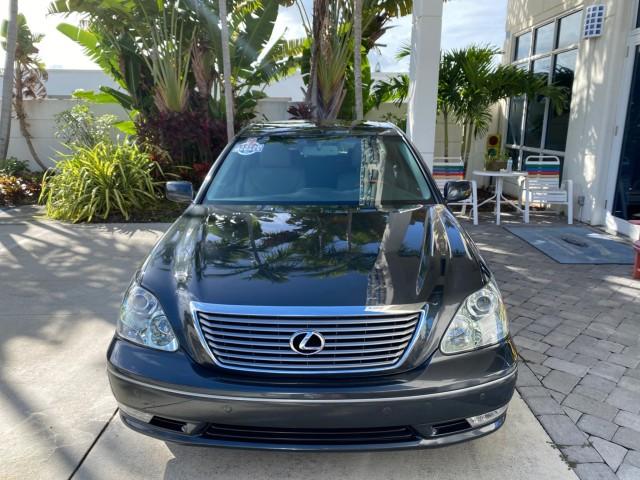 2004 Flint Mica /Ash Lexus LS 430 LOW MILES 79,700 1 OWNER (JTHBN36F740) with an 4.3L DOHC EFI 32-Valve V8 Engine engine, Automatic transmission, located at 4701 North Dixie Hwy, Pompano Beach, FL, 33064, (954) 422-2889, 26.240938, -80.123474 - OUR WEBPAGE FLORIDACARS1.COM HAS OVER 100 PHOTOS AND FREE CARFAX LINK 2004 Lexus LS 430 1 OWNER Sedan 4 DR 4.3L V8 F DOHC 32V Gasoline 25 MPG Rear Wheel Drive Features A/C Seat(s) ABS Brakes Air Conditioning Alloy Wheels AM/FM Stereo Automatic Transmission Cassette Player CD Audio Cruise Control Lea- Photo#2