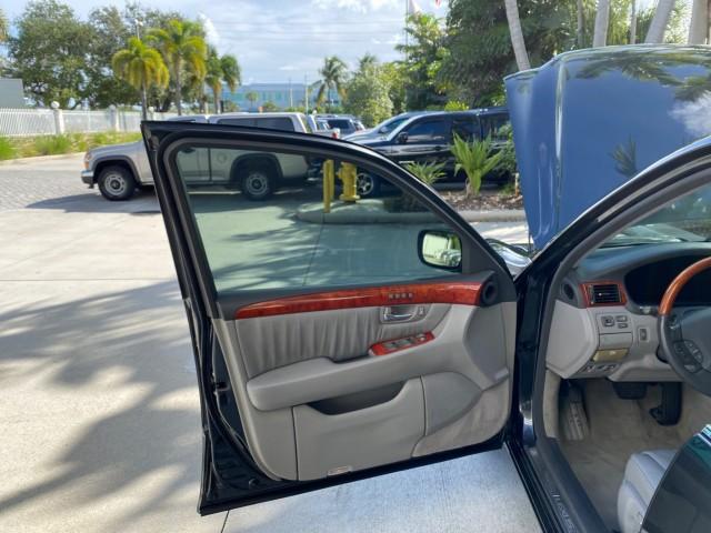 2004 Flint Mica /Ash Lexus LS 430 LOW MILES 79,700 1 OWNER (JTHBN36F740) with an 4.3L DOHC EFI 32-Valve V8 Engine engine, Automatic transmission, located at 4701 North Dixie Hwy, Pompano Beach, FL, 33064, (954) 422-2889, 26.240938, -80.123474 - OUR WEBPAGE FLORIDACARS1.COM HAS OVER 100 PHOTOS AND FREE CARFAX LINK 2004 Lexus LS 430 1 OWNER Sedan 4 DR 4.3L V8 F DOHC 32V Gasoline 25 MPG Rear Wheel Drive Features A/C Seat(s) ABS Brakes Air Conditioning Alloy Wheels AM/FM Stereo Automatic Transmission Cassette Player CD Audio Cruise Control Lea- Photo#9