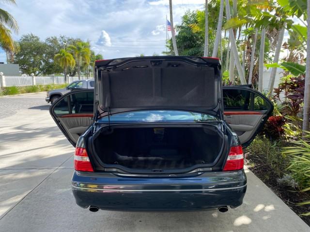 2004 Flint Mica /Ash Lexus LS 430 LOW MILES 79,700 1 OWNER (JTHBN36F740) with an 4.3L DOHC EFI 32-Valve V8 Engine engine, Automatic transmission, located at 4701 North Dixie Hwy, Pompano Beach, FL, 33064, (954) 422-2889, 26.240938, -80.123474 - OUR WEBPAGE FLORIDACARS1.COM HAS OVER 100 PHOTOS AND FREE CARFAX LINK 2004 Lexus LS 430 1 OWNER Sedan 4 DR 4.3L V8 F DOHC 32V Gasoline 25 MPG Rear Wheel Drive Features A/C Seat(s) ABS Brakes Air Conditioning Alloy Wheels AM/FM Stereo Automatic Transmission Cassette Player CD Audio Cruise Control Lea- Photo#15