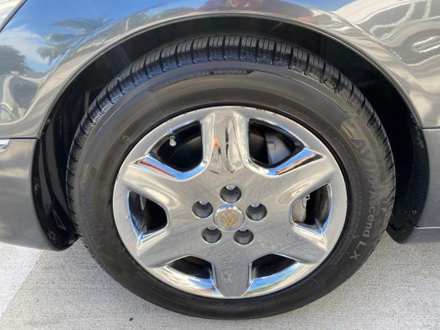 2004 Flint Mica /Ash Lexus LS 430 LOW MILES 79,700 1 OWNER (JTHBN36F740) with an 4.3L DOHC EFI 32-Valve V8 Engine engine, Automatic transmission, located at 4701 North Dixie Hwy, Pompano Beach, FL, 33064, (954) 422-2889, 26.240938, -80.123474 - OUR WEBPAGE FLORIDACARS1.COM HAS OVER 100 PHOTOS AND FREE CARFAX LINK 2004 Lexus LS 430 1 OWNER Sedan 4 DR 4.3L V8 F DOHC 32V Gasoline 25 MPG Rear Wheel Drive Features A/C Seat(s) ABS Brakes Air Conditioning Alloy Wheels AM/FM Stereo Automatic Transmission Cassette Player CD Audio Cruise Control Lea- Photo#19