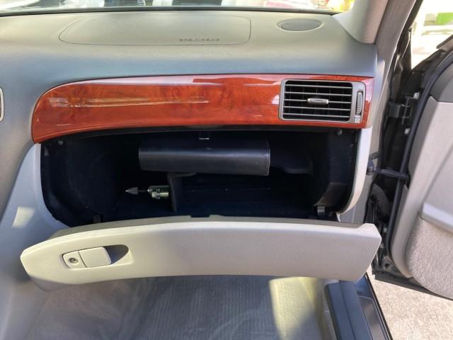 2004 Flint Mica /Ash Lexus LS 430 LOW MILES 79,700 1 OWNER (JTHBN36F740) with an 4.3L DOHC EFI 32-Valve V8 Engine engine, Automatic transmission, located at 4701 North Dixie Hwy, Pompano Beach, FL, 33064, (954) 422-2889, 26.240938, -80.123474 - OUR WEBPAGE FLORIDACARS1.COM HAS OVER 100 PHOTOS AND FREE CARFAX LINK 2004 Lexus LS 430 1 OWNER Sedan 4 DR 4.3L V8 F DOHC 32V Gasoline 25 MPG Rear Wheel Drive Features A/C Seat(s) ABS Brakes Air Conditioning Alloy Wheels AM/FM Stereo Automatic Transmission Cassette Player CD Audio Cruise Control Lea- Photo#82
