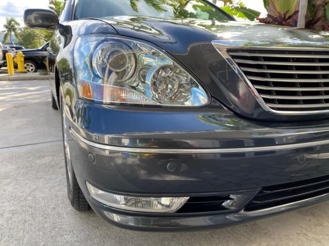 2004 Flint Mica /Ash Lexus LS 430 LOW MILES 79,700 1 OWNER (JTHBN36F740) with an 4.3L DOHC EFI 32-Valve V8 Engine engine, Automatic transmission, located at 4701 North Dixie Hwy, Pompano Beach, FL, 33064, (954) 422-2889, 26.240938, -80.123474 - OUR WEBPAGE FLORIDACARS1.COM HAS OVER 100 PHOTOS AND FREE CARFAX LINK 2004 Lexus LS 430 1 OWNER Sedan 4 DR 4.3L V8 F DOHC 32V Gasoline 25 MPG Rear Wheel Drive Features A/C Seat(s) ABS Brakes Air Conditioning Alloy Wheels AM/FM Stereo Automatic Transmission Cassette Player CD Audio Cruise Control Lea- Photo#91
