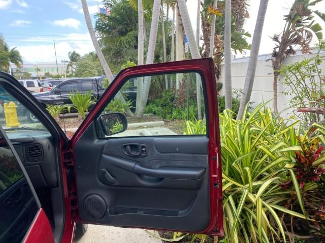 2000 Dark Cherry Red Metallic /Medium Gray Chevrolet S-10 LS LOW MILES 74,811 X CAB (1GCCS1956Y8) with an 2.2L Vortec 1000 SFI Gas/ethanol Flex-Fuel L4 Engine engine, Automatic transmission, located at 4701 North Dixie Hwy, Pompano Beach, FL, 33064, (954) 422-2889, 26.240938, -80.123474 - OUR WEBPAGE FLORIDACARS1.COM HAS OVER 100 PHOTOS AND FREE CARFAX LINK 2000 Chevrolet S-10 Club Cab Pickup 2.2L I4 F Flex Fuel 29 MPG Rear Wheel Drive Features ABS Brakes Air Conditioning Alloy Wheels AM/FM Stereo Automatic Transmission CD Audio Cloth Seats Cruise Control 2000 Chevrolet S-10 Extended- Photo#11