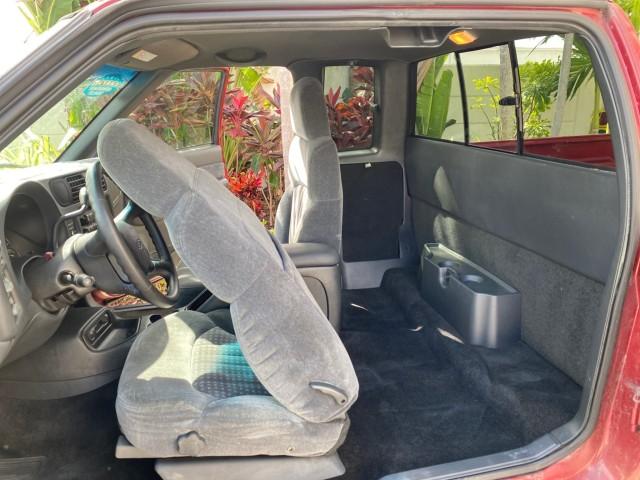 2000 Dark Cherry Red Metallic /Medium Gray Chevrolet S-10 LS LOW MILES 74,811 X CAB (1GCCS1956Y8) with an 2.2L Vortec 1000 SFI Gas/ethanol Flex-Fuel L4 Engine engine, Automatic transmission, located at 4701 North Dixie Hwy, Pompano Beach, FL, 33064, (954) 422-2889, 26.240938, -80.123474 - OUR WEBPAGE FLORIDACARS1.COM HAS OVER 100 PHOTOS AND FREE CARFAX LINK 2000 Chevrolet S-10 Club Cab Pickup 2.2L I4 F Flex Fuel 29 MPG Rear Wheel Drive Features ABS Brakes Air Conditioning Alloy Wheels AM/FM Stereo Automatic Transmission CD Audio Cloth Seats Cruise Control 2000 Chevrolet S-10 Extended- Photo#14