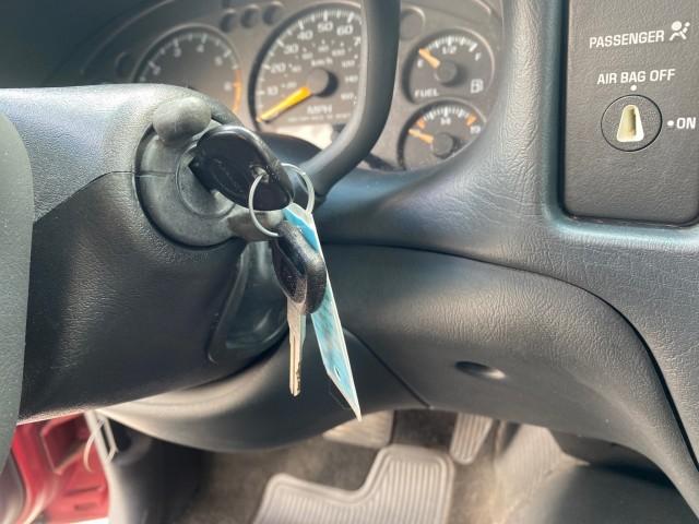 2000 Dark Cherry Red Metallic /Medium Gray Chevrolet S-10 LS LOW MILES 74,811 X CAB (1GCCS1956Y8) with an 2.2L Vortec 1000 SFI Gas/ethanol Flex-Fuel L4 Engine engine, Automatic transmission, located at 4701 North Dixie Hwy, Pompano Beach, FL, 33064, (954) 422-2889, 26.240938, -80.123474 - OUR WEBPAGE FLORIDACARS1.COM HAS OVER 100 PHOTOS AND FREE CARFAX LINK 2000 Chevrolet S-10 Club Cab Pickup 2.2L I4 F Flex Fuel 29 MPG Rear Wheel Drive Features ABS Brakes Air Conditioning Alloy Wheels AM/FM Stereo Automatic Transmission CD Audio Cloth Seats Cruise Control 2000 Chevrolet S-10 Extended- Photo#33
