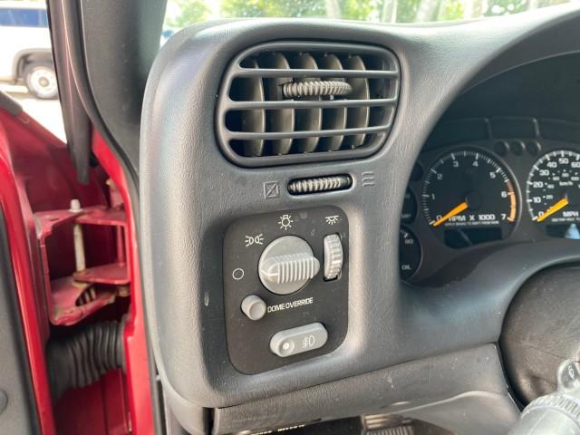2000 Dark Cherry Red Metallic /Medium Gray Chevrolet S-10 LS LOW MILES 74,811 X CAB (1GCCS1956Y8) with an 2.2L Vortec 1000 SFI Gas/ethanol Flex-Fuel L4 Engine engine, Automatic transmission, located at 4701 North Dixie Hwy, Pompano Beach, FL, 33064, (954) 422-2889, 26.240938, -80.123474 - OUR WEBPAGE FLORIDACARS1.COM HAS OVER 100 PHOTOS AND FREE CARFAX LINK 2000 Chevrolet S-10 Club Cab Pickup 2.2L I4 F Flex Fuel 29 MPG Rear Wheel Drive Features ABS Brakes Air Conditioning Alloy Wheels AM/FM Stereo Automatic Transmission CD Audio Cloth Seats Cruise Control 2000 Chevrolet S-10 Extended- Photo#36
