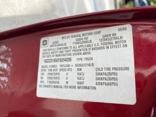 2000 Dark Cherry Red Metallic /Medium Gray Chevrolet S-10 LS LOW MILES 74,811 X CAB (1GCCS1956Y8) with an 2.2L Vortec 1000 SFI Gas/ethanol Flex-Fuel L4 Engine engine, Automatic transmission, located at 4701 North Dixie Hwy, Pompano Beach, FL, 33064, (954) 422-2889, 26.240938, -80.123474 - OUR WEBPAGE FLORIDACARS1.COM HAS OVER 100 PHOTOS AND FREE CARFAX LINK 2000 Chevrolet S-10 Club Cab Pickup 2.2L I4 F Flex Fuel 29 MPG Rear Wheel Drive Features ABS Brakes Air Conditioning Alloy Wheels AM/FM Stereo Automatic Transmission CD Audio Cloth Seats Cruise Control 2000 Chevrolet S-10 Extended- Photo#46