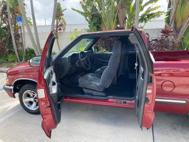 2000 Dark Cherry Red Metallic /Medium Gray Chevrolet S-10 LS LOW MILES 74,811 X CAB (1GCCS1956Y8) with an 2.2L Vortec 1000 SFI Gas/ethanol Flex-Fuel L4 Engine engine, Automatic transmission, located at 4701 North Dixie Hwy, Pompano Beach, FL, 33064, (954) 422-2889, 26.240938, -80.123474 - OUR WEBPAGE FLORIDACARS1.COM HAS OVER 100 PHOTOS AND FREE CARFAX LINK 2000 Chevrolet S-10 Club Cab Pickup 2.2L I4 F Flex Fuel 29 MPG Rear Wheel Drive Features ABS Brakes Air Conditioning Alloy Wheels AM/FM Stereo Automatic Transmission CD Audio Cloth Seats Cruise Control 2000 Chevrolet S-10 Extended- Photo#47