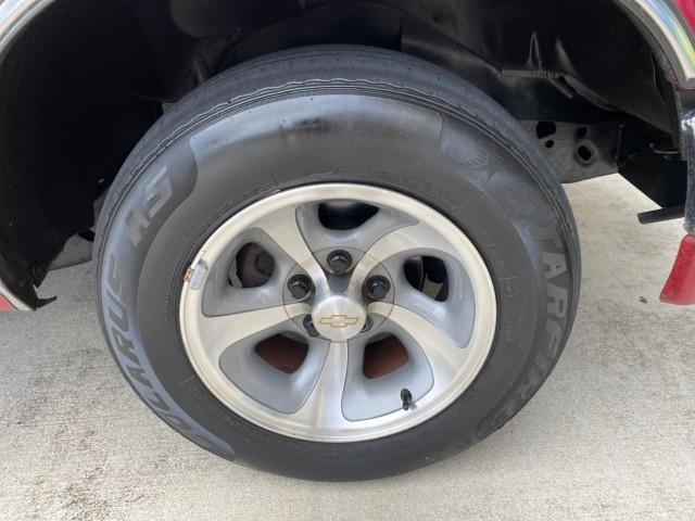 2000 Dark Cherry Red Metallic /Medium Gray Chevrolet S-10 LS LOW MILES 74,811 X CAB (1GCCS1956Y8) with an 2.2L Vortec 1000 SFI Gas/ethanol Flex-Fuel L4 Engine engine, Automatic transmission, located at 4701 North Dixie Hwy, Pompano Beach, FL, 33064, (954) 422-2889, 26.240938, -80.123474 - OUR WEBPAGE FLORIDACARS1.COM HAS OVER 100 PHOTOS AND FREE CARFAX LINK 2000 Chevrolet S-10 Club Cab Pickup 2.2L I4 F Flex Fuel 29 MPG Rear Wheel Drive Features ABS Brakes Air Conditioning Alloy Wheels AM/FM Stereo Automatic Transmission CD Audio Cloth Seats Cruise Control 2000 Chevrolet S-10 Extended- Photo#70