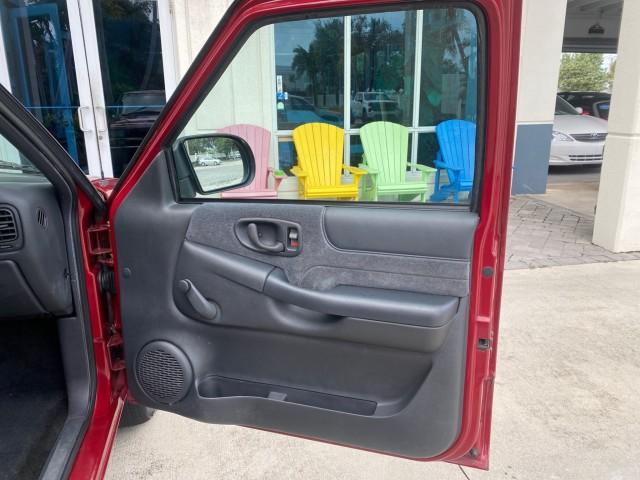 2000 Dark Cherry Red Metallic /Medium Gray Chevrolet S-10 LS LOW MILES 74,811 X CAB (1GCCS1956Y8) with an 2.2L Vortec 1000 SFI Gas/ethanol Flex-Fuel L4 Engine engine, Automatic transmission, located at 4701 North Dixie Hwy, Pompano Beach, FL, 33064, (954) 422-2889, 26.240938, -80.123474 - OUR WEBPAGE FLORIDACARS1.COM HAS OVER 100 PHOTOS AND FREE CARFAX LINK 2000 Chevrolet S-10 Club Cab Pickup 2.2L I4 F Flex Fuel 29 MPG Rear Wheel Drive Features ABS Brakes Air Conditioning Alloy Wheels AM/FM Stereo Automatic Transmission CD Audio Cloth Seats Cruise Control 2000 Chevrolet S-10 Extended- Photo#78