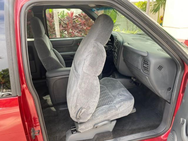 2000 Dark Cherry Red Metallic /Medium Gray Chevrolet S-10 LS LOW MILES 74,811 X CAB (1GCCS1956Y8) with an 2.2L Vortec 1000 SFI Gas/ethanol Flex-Fuel L4 Engine engine, Automatic transmission, located at 4701 North Dixie Hwy, Pompano Beach, FL, 33064, (954) 422-2889, 26.240938, -80.123474 - OUR WEBPAGE FLORIDACARS1.COM HAS OVER 100 PHOTOS AND FREE CARFAX LINK 2000 Chevrolet S-10 Club Cab Pickup 2.2L I4 F Flex Fuel 29 MPG Rear Wheel Drive Features ABS Brakes Air Conditioning Alloy Wheels AM/FM Stereo Automatic Transmission CD Audio Cloth Seats Cruise Control 2000 Chevrolet S-10 Extended- Photo#84