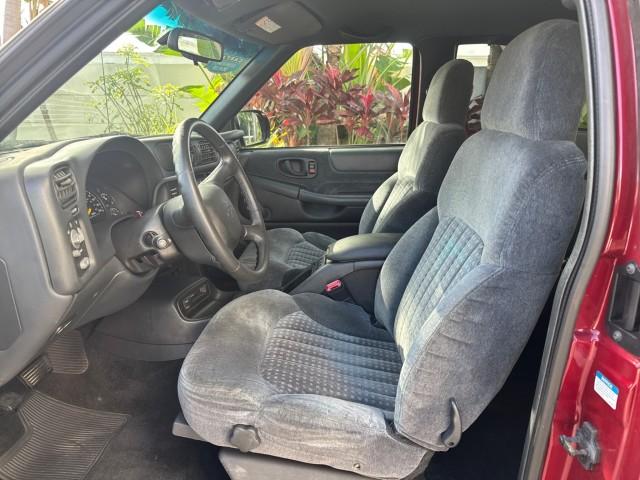 2000 Dark Cherry Red Metallic /Medium Gray Chevrolet S-10 LS LOW MILES 74,811 X CAB (1GCCS1956Y8) with an 2.2L Vortec 1000 SFI Gas/ethanol Flex-Fuel L4 Engine engine, Automatic transmission, located at 4701 North Dixie Hwy, Pompano Beach, FL, 33064, (954) 422-2889, 26.240938, -80.123474 - OUR WEBPAGE FLORIDACARS1.COM HAS OVER 100 PHOTOS AND FREE CARFAX LINK 2000 Chevrolet S-10 Club Cab Pickup 2.2L I4 F Flex Fuel 29 MPG Rear Wheel Drive Features ABS Brakes Air Conditioning Alloy Wheels AM/FM Stereo Automatic Transmission CD Audio Cloth Seats Cruise Control 2000 Chevrolet S-10 Extended- Photo#10