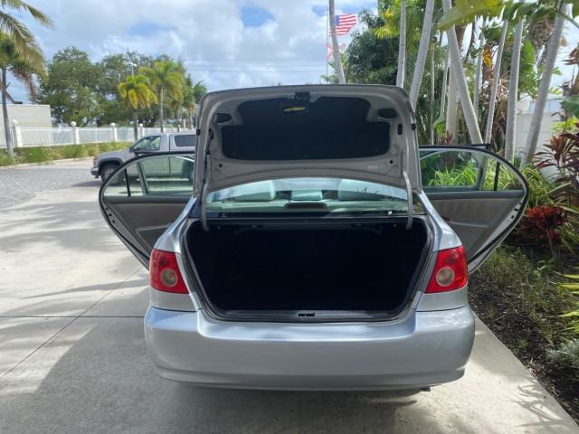 2008 Silver Streak Mica /Stone Toyota Corolla LE LOW MILES 36,131 1 OWNER (1NXBR32E08Z) with an 1.8L DOHC SFI 16-Valve VVT-i 4-Cyl Engine engine, Automatic transmission, located at 4701 North Dixie Hwy, Pompano Beach, FL, 33064, (954) 422-2889, 26.240938, -80.123474 - OUR WEBPAGE FLORIDACARS1.COM HAS OVER 100 PHOTOS AND FREE CARFAX LINK 2008 Toyota Corolla S 1 OWNER Sedan 4 DR 1.8L I4 F DOHC 16V Gasoline 41 MPG Front Wheel Drive Features Air Conditioning AM/FM Stereo Automatic Transmission CD Audio Cloth Seats Cruise Control Power Locks Power Mirrors Power Window- Photo#15