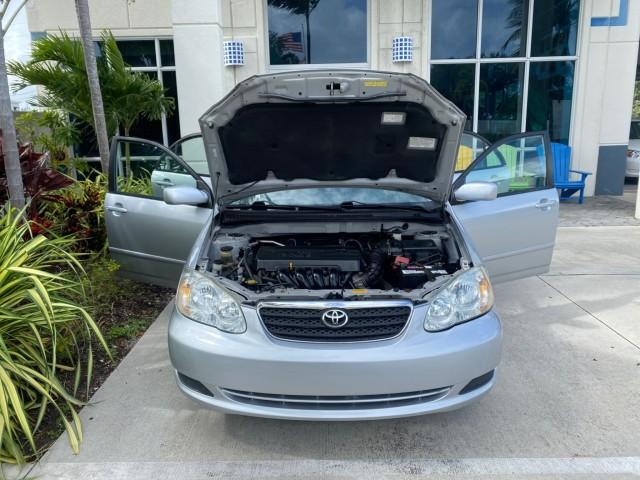 2008 Silver Streak Mica /Stone Toyota Corolla LE LOW MILES 36,131 1 OWNER (1NXBR32E08Z) with an 1.8L DOHC SFI 16-Valve VVT-i 4-Cyl Engine engine, Automatic transmission, located at 4701 North Dixie Hwy, Pompano Beach, FL, 33064, (954) 422-2889, 26.240938, -80.123474 - OUR WEBPAGE FLORIDACARS1.COM HAS OVER 100 PHOTOS AND FREE CARFAX LINK 2008 Toyota Corolla S 1 OWNER Sedan 4 DR 1.8L I4 F DOHC 16V Gasoline 41 MPG Front Wheel Drive Features Air Conditioning AM/FM Stereo Automatic Transmission CD Audio Cloth Seats Cruise Control Power Locks Power Mirrors Power Window- Photo#16