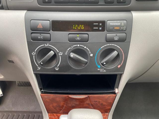 2008 Silver Streak Mica /Stone Toyota Corolla LE LOW MILES 36,131 1 OWNER (1NXBR32E08Z) with an 1.8L DOHC SFI 16-Valve VVT-i 4-Cyl Engine engine, Automatic transmission, located at 4701 North Dixie Hwy, Pompano Beach, FL, 33064, (954) 422-2889, 26.240938, -80.123474 - OUR WEBPAGE FLORIDACARS1.COM HAS OVER 100 PHOTOS AND FREE CARFAX LINK 2008 Toyota Corolla S 1 OWNER Sedan 4 DR 1.8L I4 F DOHC 16V Gasoline 41 MPG Front Wheel Drive Features Air Conditioning AM/FM Stereo Automatic Transmission CD Audio Cloth Seats Cruise Control Power Locks Power Mirrors Power Window- Photo#44
