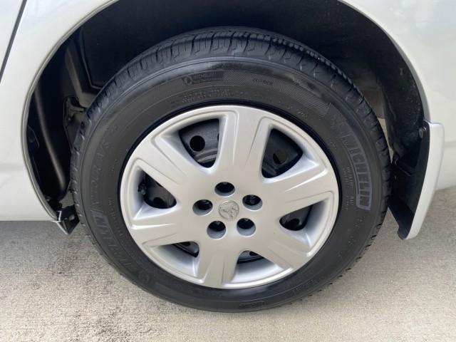 2008 Silver Streak Mica /Stone Toyota Corolla LE LOW MILES 36,131 1 OWNER (1NXBR32E08Z) with an 1.8L DOHC SFI 16-Valve VVT-i 4-Cyl Engine engine, Automatic transmission, located at 4701 North Dixie Hwy, Pompano Beach, FL, 33064, (954) 422-2889, 26.240938, -80.123474 - OUR WEBPAGE FLORIDACARS1.COM HAS OVER 100 PHOTOS AND FREE CARFAX LINK 2008 Toyota Corolla S 1 OWNER Sedan 4 DR 1.8L I4 F DOHC 16V Gasoline 41 MPG Front Wheel Drive Features Air Conditioning AM/FM Stereo Automatic Transmission CD Audio Cloth Seats Cruise Control Power Locks Power Mirrors Power Window- Photo#59