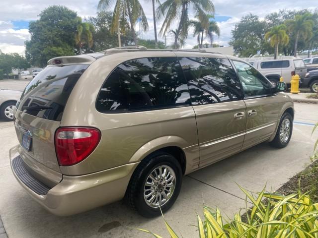 2002 Light Almond Pearl Metallic /Taupe Chrysler Town and Country Limited LOW MILES 54,870 (2C8GP64L92R) with an 3.8L SMPI V6 Engine engine, Automatic transmission, located at 4701 North Dixie Hwy, Pompano Beach, FL, 33064, (954) 422-2889, 26.240938, -80.123474 - OUR WEBPAGE FLORIDACARS1.COM HAS OVER 100 PHOTOS AND FREE CARFAX LINK 2002 Chrysler Town AND Country Limited Van 3.8L V6 F OHV 12V Gasoline 24 MPG Front Wheel Drive Features ABS Brakes Air Conditioning Alloy Wheels AM/FM Stereo Automatic Transmission CD Audio Cruise Control Full Roof Rack Leather Se- Photo#7