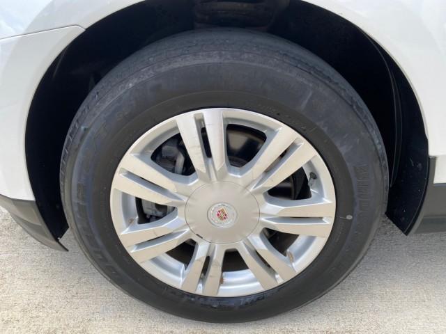 2012 Platinum Ice Tricoat /Shale w/Brownstone accents Cadillac SRX Luxury Collection LOW MILES 44,412 AWD (3GYFNDE32CS) with an 3.6L SIDI DOHC V6 VVT Engine engine, Automatic transmission, located at 4701 North Dixie Hwy, Pompano Beach, FL, 33064, (954) 422-2889, 26.240938, -80.123474 - OUR WEBPAGE FLORIDACARS1.COM HAS OVER 100 PHOTOS AND FREE CARFAX LINK 2012 Cadillac SRX Luxury Collection 1 OWNER 4 Door Wagon/Sport Utility 3.6L V6 F DOHC 24V Gasoline 24 MPG All Wheel Drive Features 4WD/AWD ABS Brakes Air Conditioning Alloy Wheels AM/FM Stereo Automatic Transmission Auxiliary Audi- Photo#19