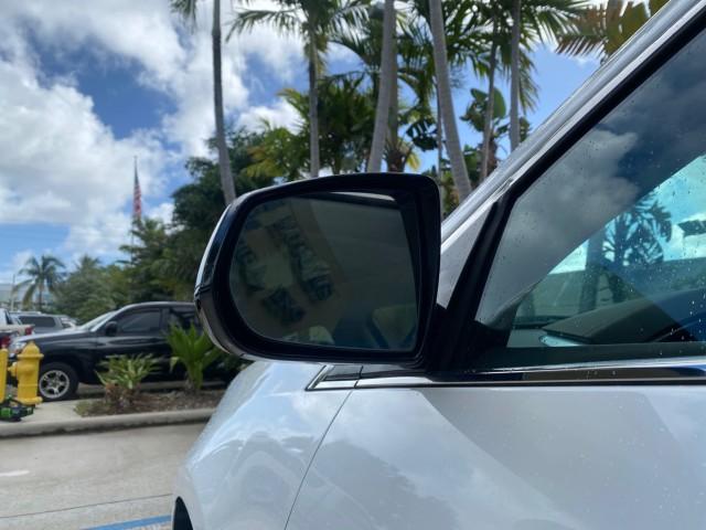 2012 Platinum Ice Tricoat /Shale w/Brownstone accents Cadillac SRX Luxury Collection LOW MILES 44,412 AWD (3GYFNDE32CS) with an 3.6L SIDI DOHC V6 VVT Engine engine, Automatic transmission, located at 4701 North Dixie Hwy, Pompano Beach, FL, 33064, (954) 422-2889, 26.240938, -80.123474 - OUR WEBPAGE FLORIDACARS1.COM HAS OVER 100 PHOTOS AND FREE CARFAX LINK 2012 Cadillac SRX Luxury Collection 1 OWNER 4 Door Wagon/Sport Utility 3.6L V6 F DOHC 24V Gasoline 24 MPG All Wheel Drive Features 4WD/AWD ABS Brakes Air Conditioning Alloy Wheels AM/FM Stereo Automatic Transmission Auxiliary Audi- Photo#37