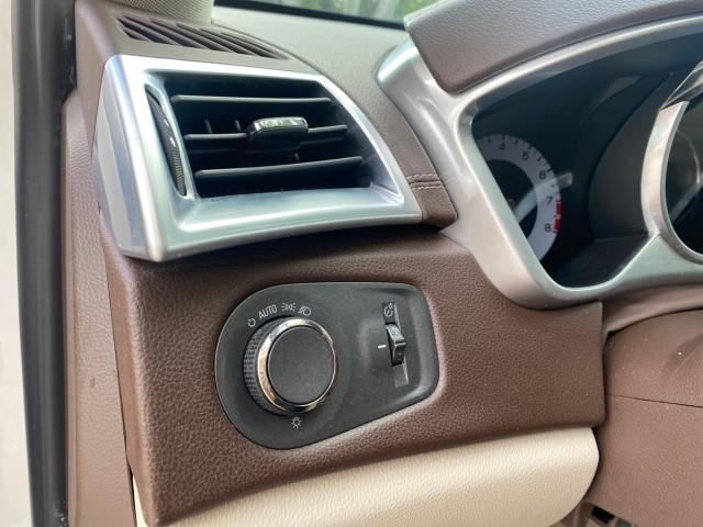 2012 Platinum Ice Tricoat /Shale w/Brownstone accents Cadillac SRX Luxury Collection LOW MILES 44,412 AWD (3GYFNDE32CS) with an 3.6L SIDI DOHC V6 VVT Engine engine, Automatic transmission, located at 4701 North Dixie Hwy, Pompano Beach, FL, 33064, (954) 422-2889, 26.240938, -80.123474 - OUR WEBPAGE FLORIDACARS1.COM HAS OVER 100 PHOTOS AND FREE CARFAX LINK 2012 Cadillac SRX Luxury Collection 1 OWNER 4 Door Wagon/Sport Utility 3.6L V6 F DOHC 24V Gasoline 24 MPG All Wheel Drive Features 4WD/AWD ABS Brakes Air Conditioning Alloy Wheels AM/FM Stereo Automatic Transmission Auxiliary Audi- Photo#48