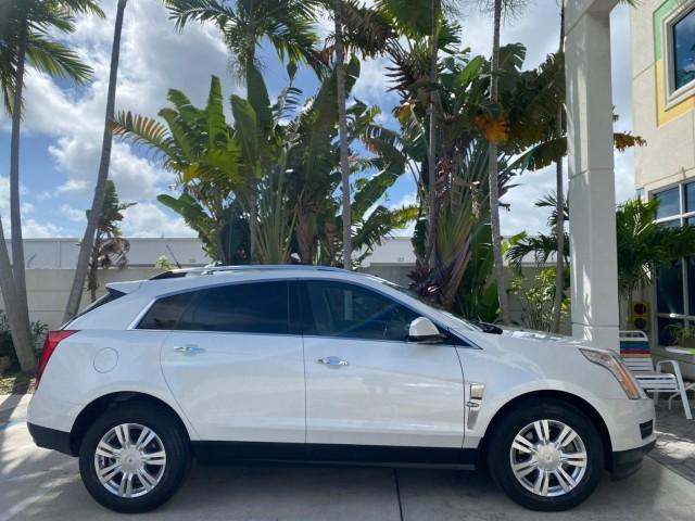 2012 Platinum Ice Tricoat /Shale w/Brownstone accents Cadillac SRX Luxury Collection LOW MILES 44,412 AWD (3GYFNDE32CS) with an 3.6L SIDI DOHC V6 VVT Engine engine, Automatic transmission, located at 4701 North Dixie Hwy, Pompano Beach, FL, 33064, (954) 422-2889, 26.240938, -80.123474 - OUR WEBPAGE FLORIDACARS1.COM HAS OVER 100 PHOTOS AND FREE CARFAX LINK 2012 Cadillac SRX Luxury Collection 1 OWNER 4 Door Wagon/Sport Utility 3.6L V6 F DOHC 24V Gasoline 24 MPG All Wheel Drive Features 4WD/AWD ABS Brakes Air Conditioning Alloy Wheels AM/FM Stereo Automatic Transmission Auxiliary Audi- Photo#79