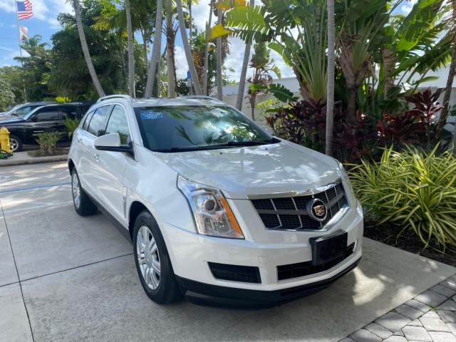 2012 Platinum Ice Tricoat /Shale w/Brownstone accents Cadillac SRX Luxury Collection LOW MILES 44,412 AWD (3GYFNDE32CS) with an 3.6L SIDI DOHC V6 VVT Engine engine, Automatic transmission, located at 4701 North Dixie Hwy, Pompano Beach, FL, 33064, (954) 422-2889, 26.240938, -80.123474 - OUR WEBPAGE FLORIDACARS1.COM HAS OVER 100 PHOTOS AND FREE CARFAX LINK 2012 Cadillac SRX Luxury Collection 1 OWNER 4 Door Wagon/Sport Utility 3.6L V6 F DOHC 24V Gasoline 24 MPG All Wheel Drive Features 4WD/AWD ABS Brakes Air Conditioning Alloy Wheels AM/FM Stereo Automatic Transmission Auxiliary Audi- Photo#80