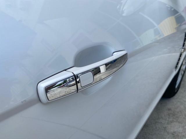 2012 Platinum Ice Tricoat /Shale w/Brownstone accents Cadillac SRX Luxury Collection LOW MILES 44,412 AWD (3GYFNDE32CS) with an 3.6L SIDI DOHC V6 VVT Engine engine, Automatic transmission, located at 4701 North Dixie Hwy, Pompano Beach, FL, 33064, (954) 422-2889, 26.240938, -80.123474 - OUR WEBPAGE FLORIDACARS1.COM HAS OVER 100 PHOTOS AND FREE CARFAX LINK 2012 Cadillac SRX Luxury Collection 1 OWNER 4 Door Wagon/Sport Utility 3.6L V6 F DOHC 24V Gasoline 24 MPG All Wheel Drive Features 4WD/AWD ABS Brakes Air Conditioning Alloy Wheels AM/FM Stereo Automatic Transmission Auxiliary Audi- Photo#86