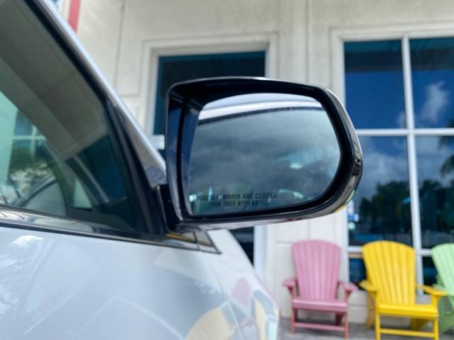 2012 Platinum Ice Tricoat /Shale w/Brownstone accents Cadillac SRX Luxury Collection LOW MILES 44,412 AWD (3GYFNDE32CS) with an 3.6L SIDI DOHC V6 VVT Engine engine, Automatic transmission, located at 4701 North Dixie Hwy, Pompano Beach, FL, 33064, (954) 422-2889, 26.240938, -80.123474 - OUR WEBPAGE FLORIDACARS1.COM HAS OVER 100 PHOTOS AND FREE CARFAX LINK 2012 Cadillac SRX Luxury Collection 1 OWNER 4 Door Wagon/Sport Utility 3.6L V6 F DOHC 24V Gasoline 24 MPG All Wheel Drive Features 4WD/AWD ABS Brakes Air Conditioning Alloy Wheels AM/FM Stereo Automatic Transmission Auxiliary Audi- Photo#87