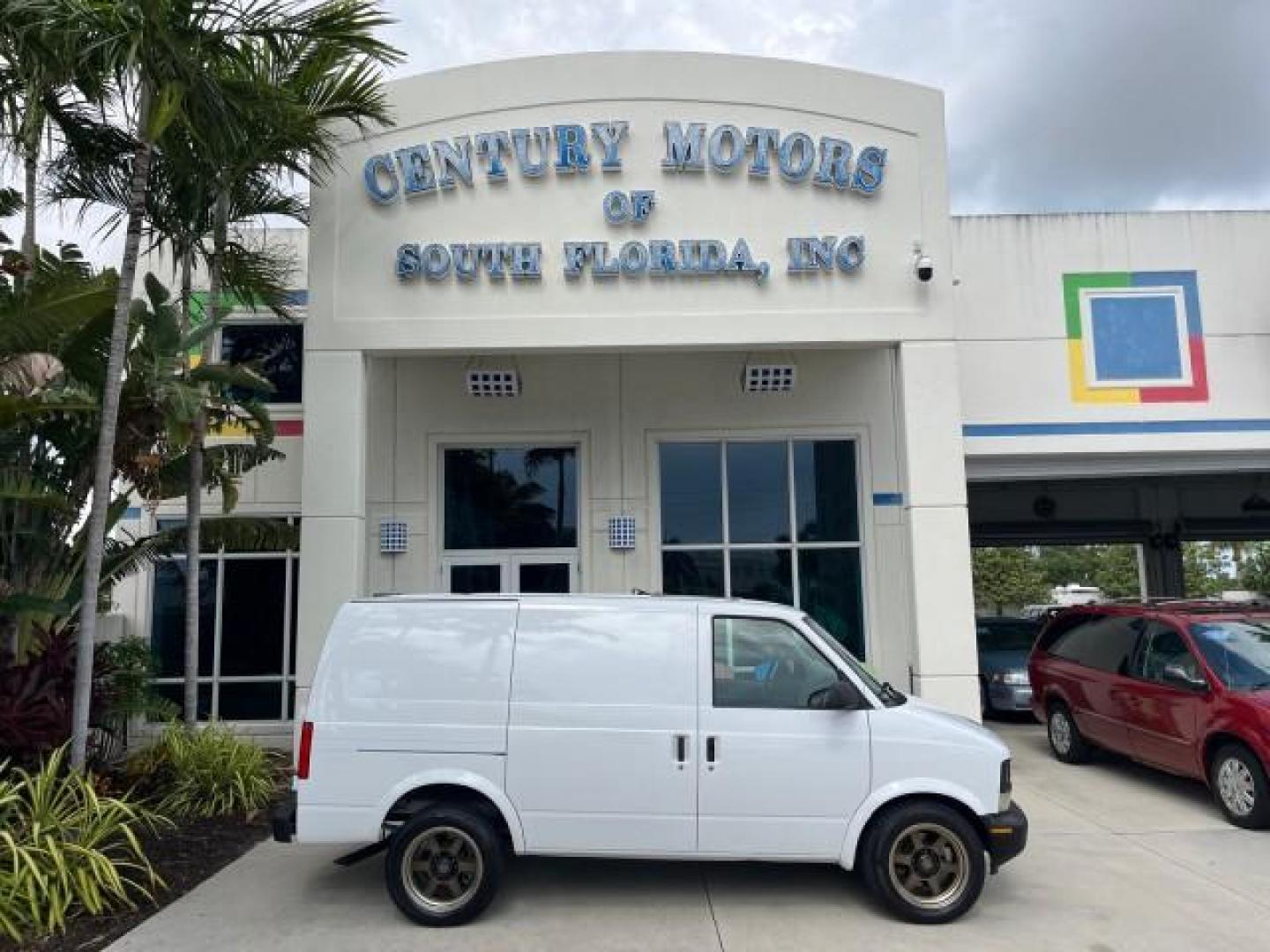 2005 Summit White /Medium Gray Chevrolet Astro Cargo Van LOW MILES 82,583 (1GCDM19X45B) with an 4.3L Vortec 4300 V6 MFI Engine engine, Automatic transmission, located at 4701 North Dixie Hwy, Pompano Beach, FL, 33064, (954) 422-2889, 26.240938, -80.123474 - OUR WEBPAGE FLORIDACARS1.COM HAS OVER 100 PHOTOS AND FREE CARFAX LINK 2005 CHEVROLET ASTRO ROAD READY WORK READY VIN: 1GCDM19X45B109424 NO ACCIDENTS NO RECALLS VAN LOW MILES 82,583 4.3L V6 F FLORIDA OWNER 4.3L V6 GASOLINE 4 SERVICE RECORDS REAR WHEEL DRIVE Anti-Theft System Automatic Climate Control - Photo#0